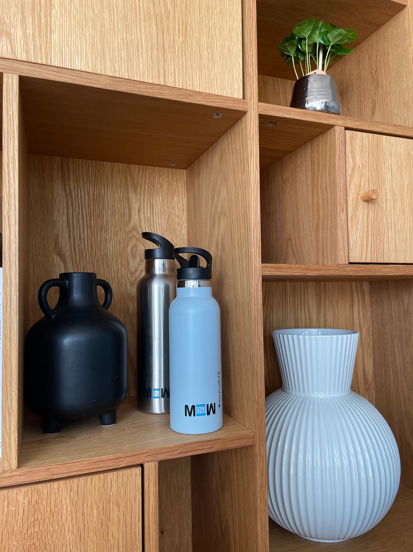 MINIW™ Trinkflasche 500ml und 750ml, Thermosflasche für Sport, Fitness, Schule, Reisen